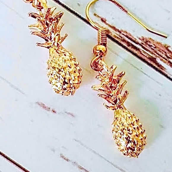 Pineapple Earrings - Picture 3 of 4